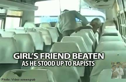 Cô gái bị hiếp dâm tập thể trên xe buýt trước mặt bạn trai 1