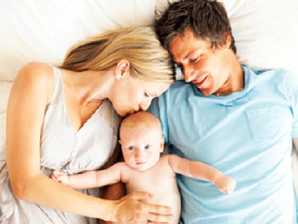 Bố mẹ say b&iacute; tỉ đ&egrave; chết con 2 th&aacute;ng tuổi 1