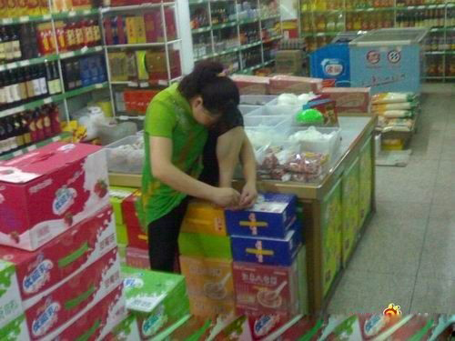 Những h&igrave;nh ảnh cực v&ocirc; duy&ecirc;n của phụ nữ  8