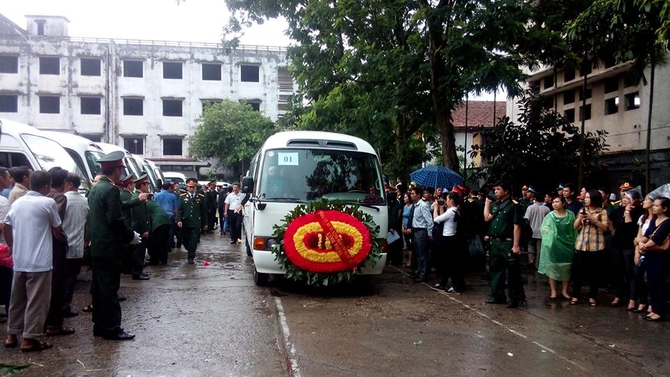 Nghẹn ngào tang lễ 18 người lính hy sinh trong tai nạn máy bay 49