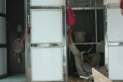 Hà Nội: Nhà vệ sinh tiền tỷ đắp chiếu 2