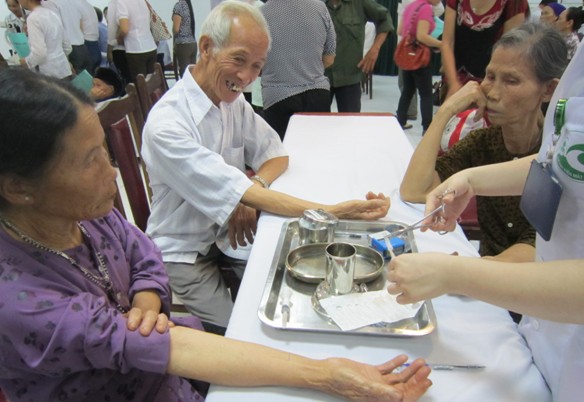 &Aacute;nh s&aacute;ng niềm tin &ndash; Chia sẻ y&ecirc;u thương 2