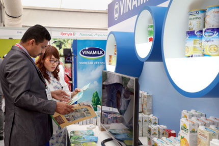 Vinamilk được c&ocirc;ng nhận l&agrave; doanh nghiệp xuất khẩu uy t&iacute;n năm 2013 của Việt Nam 4