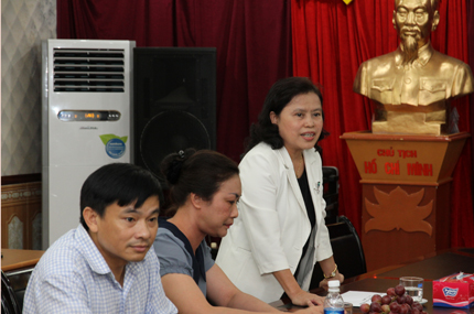Thứ trưởng Nguyễn Thị Xuyên thăm và chúc mừng Báo Gia đình & Xã hội 2