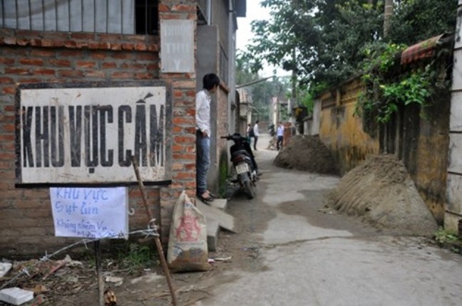 Nh&agrave; d&acirc;n bị sụt, rạn, nứt nguy hiểm, huyện Quốc Oai &ldquo;cầu cứu&rdquo; th&agrave;nh phố 1