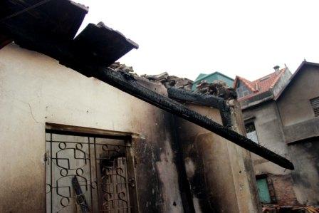 Hoang t&agrave;n sau vụ ch&aacute;y sập nh&agrave; 5 tầng ở H&agrave; Nội 4