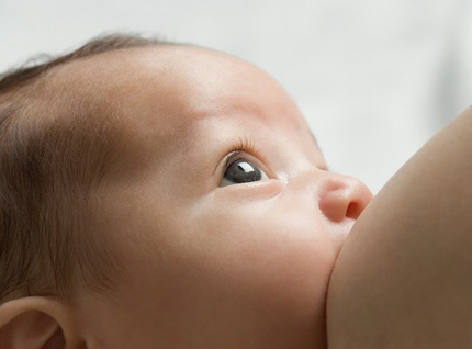 Giải pháp đơn giản cho mẹ bị căng tức sữa 1