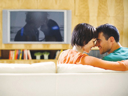 Đắng l&ograve;ng bắt quả tang con chơi tr&ograve; 'người lớn'  1