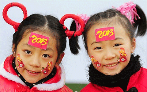 Cả thế giới ch&agrave;o 2013 1