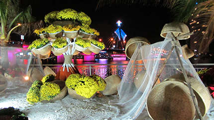 Đường hoa 17 tỷ đồng khoe sắc b&ecirc;n s&ocirc;ng H&agrave;n 3