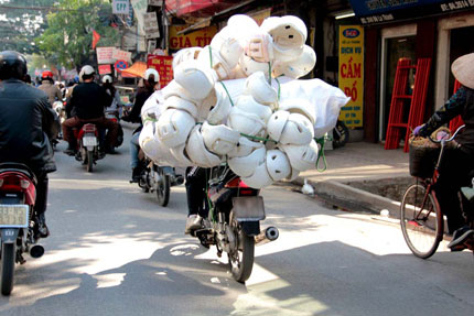 Phạt tiền c&oacute; ngăn được mũ giả? 7