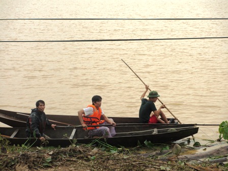 Hương Sơn, Hà Tĩnh: Dân xót xa thu dọn sau lũ dữ 1