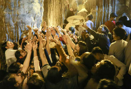 Sốc với những h&igrave;nh ảnh g&acirc;y &aacute;m ảnh trong tuần 3