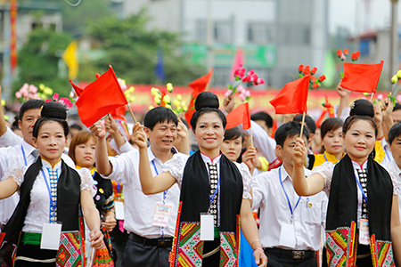 Cận cảnh lễ diễu binh ho&agrave;ng tr&aacute;ng mừng 60 năm chiến thắng Điện Bi&ecirc;n Phủ 19