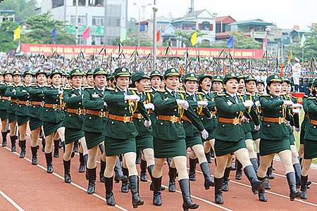 Cận cảnh lễ diễu binh ho&agrave;ng tr&aacute;ng mừng 60 năm chiến thắng Điện Bi&ecirc;n Phủ 10