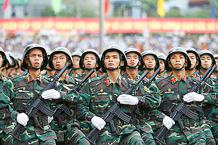 Cận cảnh lễ diễu binh ho&agrave;ng tr&aacute;ng mừng 60 năm chiến thắng Điện Bi&ecirc;n Phủ 11