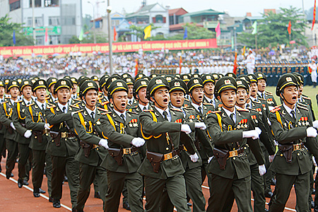 Cận cảnh lễ diễu binh ho&agrave;ng tr&aacute;ng mừng 60 năm chiến thắng Điện Bi&ecirc;n Phủ 14