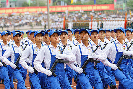 Cận cảnh lễ diễu binh ho&agrave;ng tr&aacute;ng mừng 60 năm chiến thắng Điện Bi&ecirc;n Phủ 16