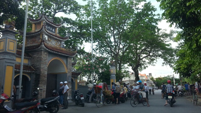 Hải Ph&ograve;ng: Người d&acirc;n hoảng hốt ph&aacute;t hiện người đ&agrave;n &ocirc;ng treo cổ trong khu&ocirc;n vi&ecirc;n miếu 1