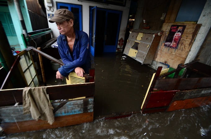 Mưa lớn, d&acirc;n S&agrave;i G&ograve;n lại... "chạy lũ"! 5