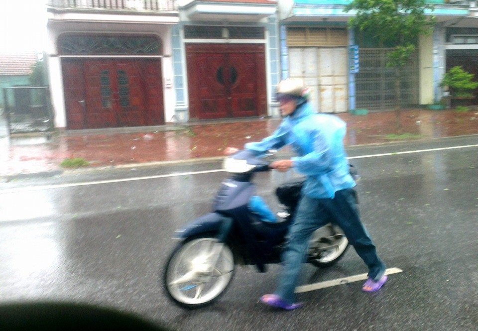 M&oacute;ng C&aacute;i ngổn ngang khi b&atilde;o Thần Sấm đi qua 4