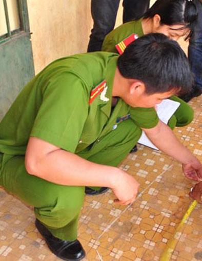 Một học sinh lớp 9 bị bạn đ&acirc;m chết ngay trong lớp học 1