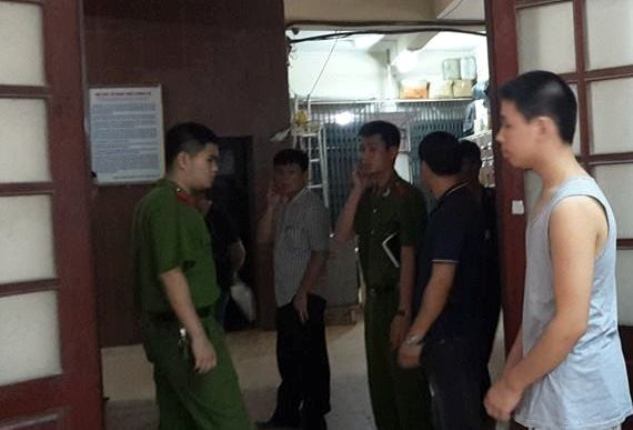 Bước hụt xuống thang m&aacute;y, một bảo vệ tử vong 1