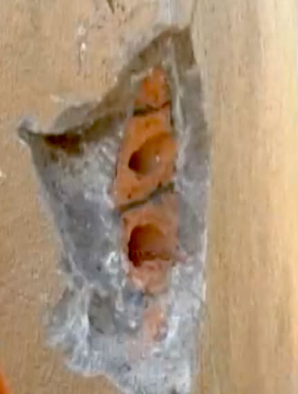 Sau sự cố ph&aacute;t hiện cột trụ cầu Chu Va 6 to&agrave;n gạch th&ocirc;ng gi&oacute;: Ph&aacute; dỡ cầu, thu&ecirc; cơ quan chuy&ecirc;n m&ocirc;n kiểm định chất lượng 1