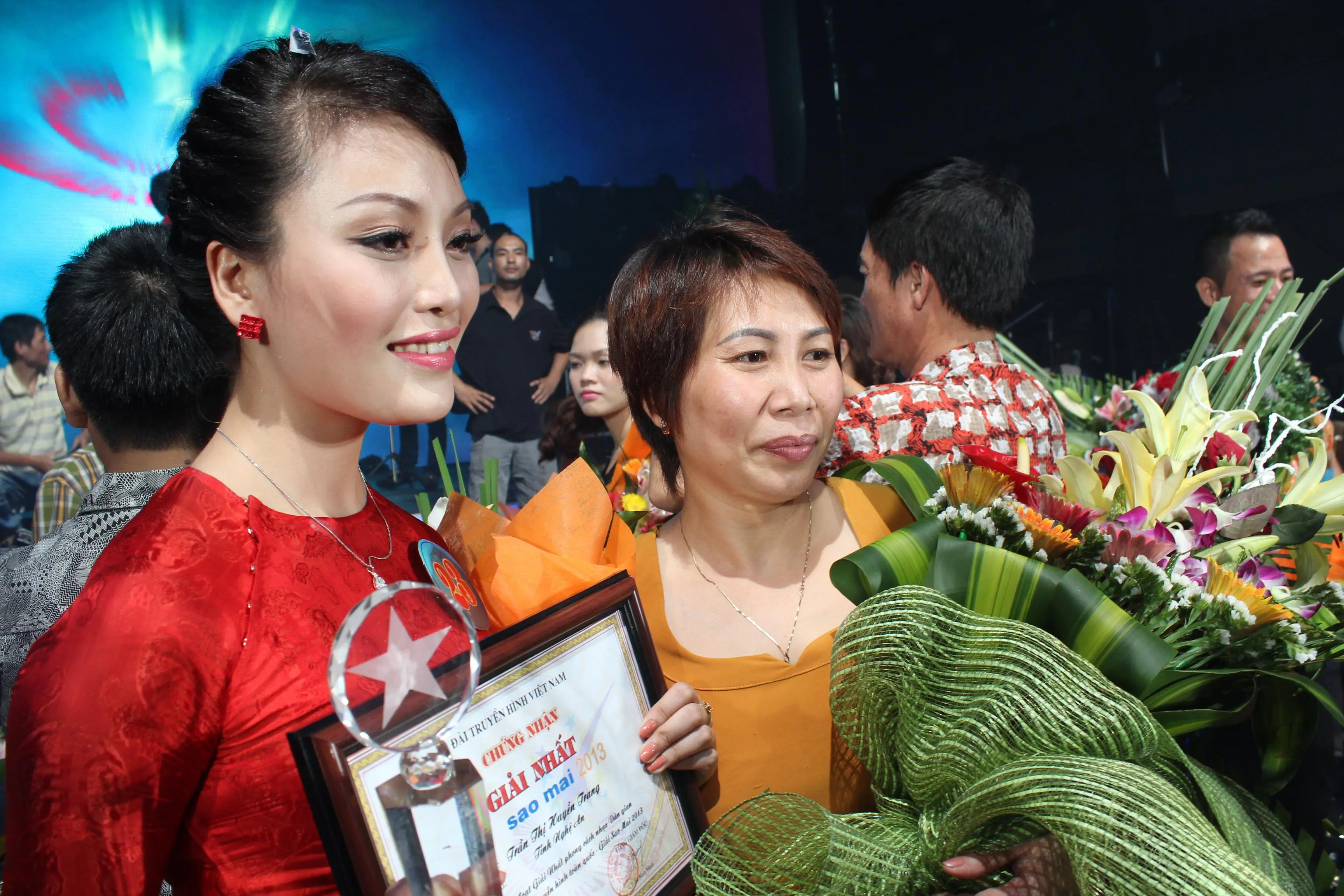 Cô gái Việt kiều Pháp đoạt giải Nhất Sao Mai 2013 8