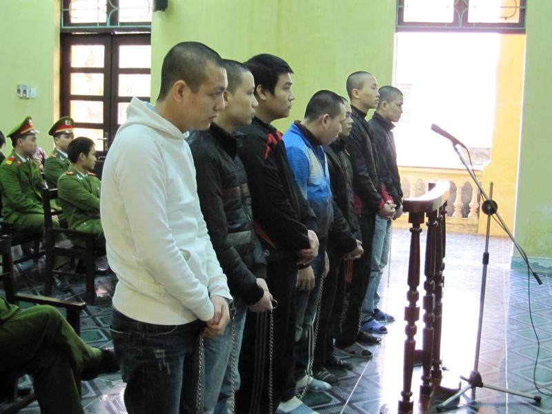  Băng nh&oacute;m &ldquo;bảo k&ecirc; thi c&ocirc;ng&rdquo; dự &aacute;n hầu t&ograve;a 1