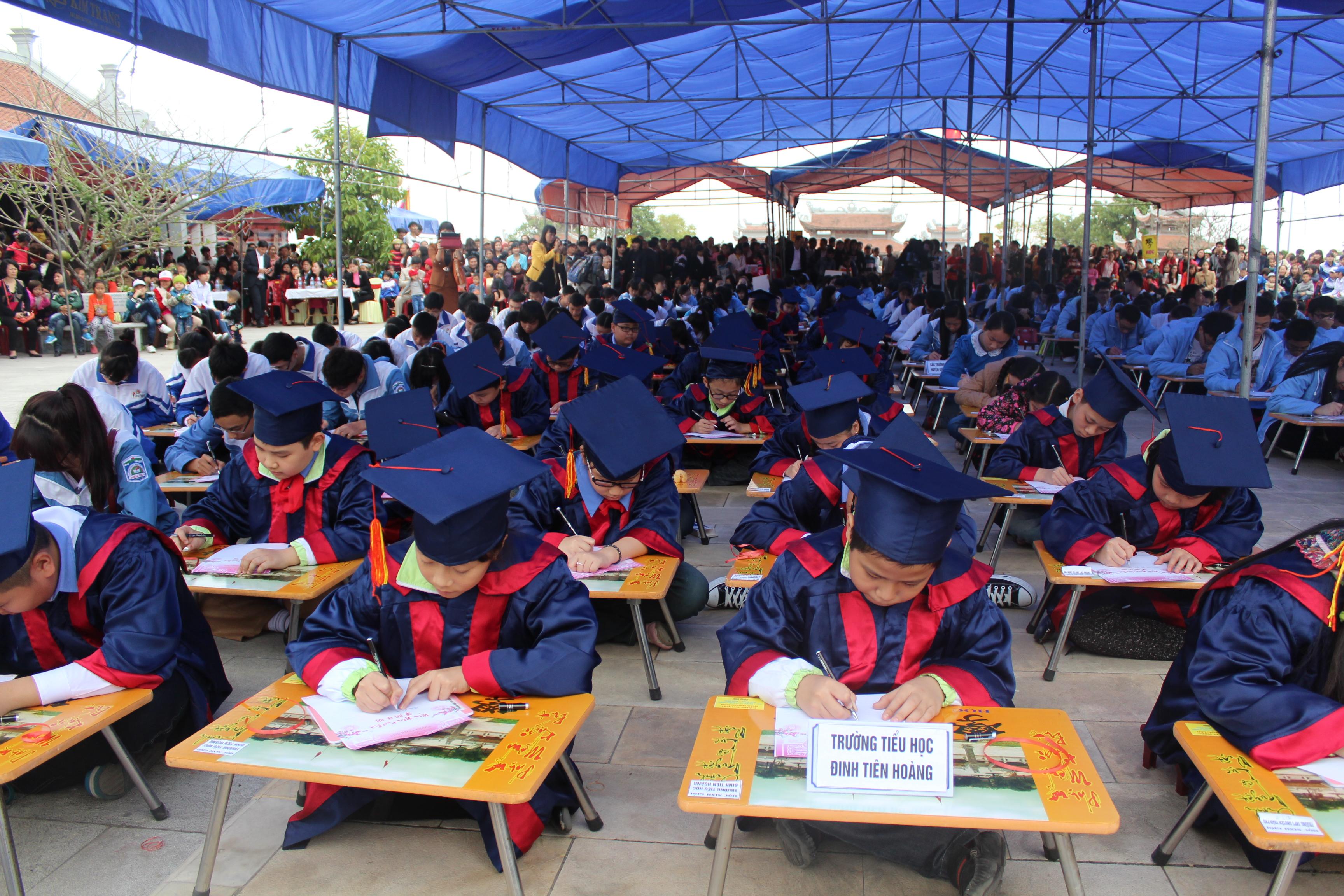 Chữ g&igrave; được chọn để khai b&uacute;t đầu năm? 1