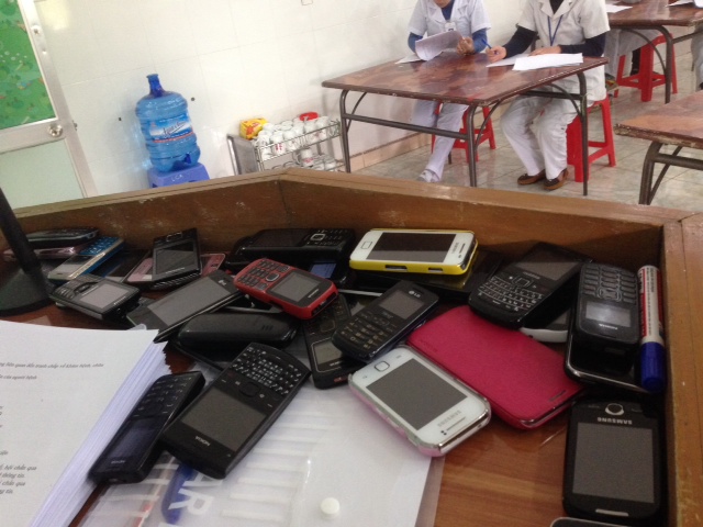 Y, b&aacute;c sĩ nhận lương theo thang điểm thi 2