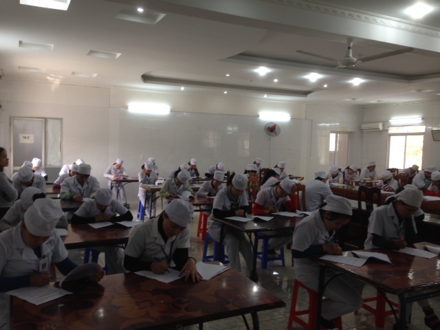 Y, b&aacute;c sĩ nhận lương theo thang điểm thi 1