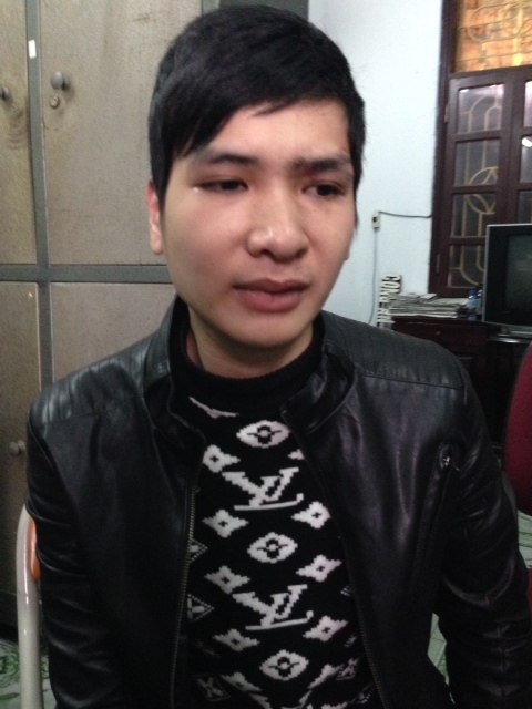 Cảnh s&aacute;t giao th&ocirc;ng tham gia bắt cướp 1