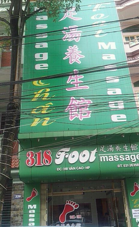 Biển hiệu quảng cáo sai quy định "tung hoành" đất Cảng 4