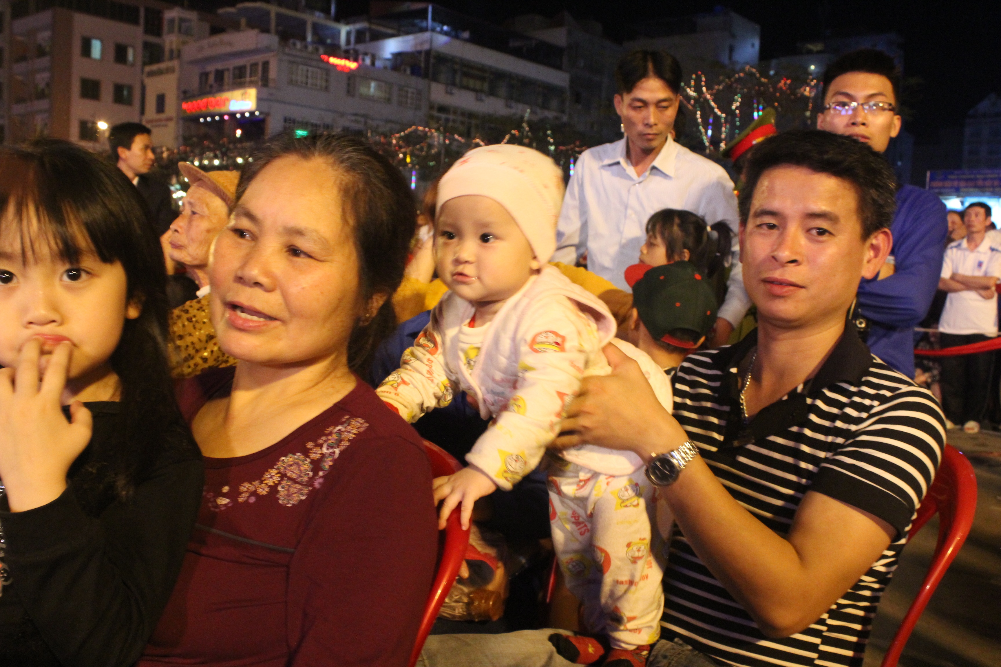 Náo nức lễ hội làng cá Cát Bà 8 Náo nức lễ hội làng cá Cát Bà 8