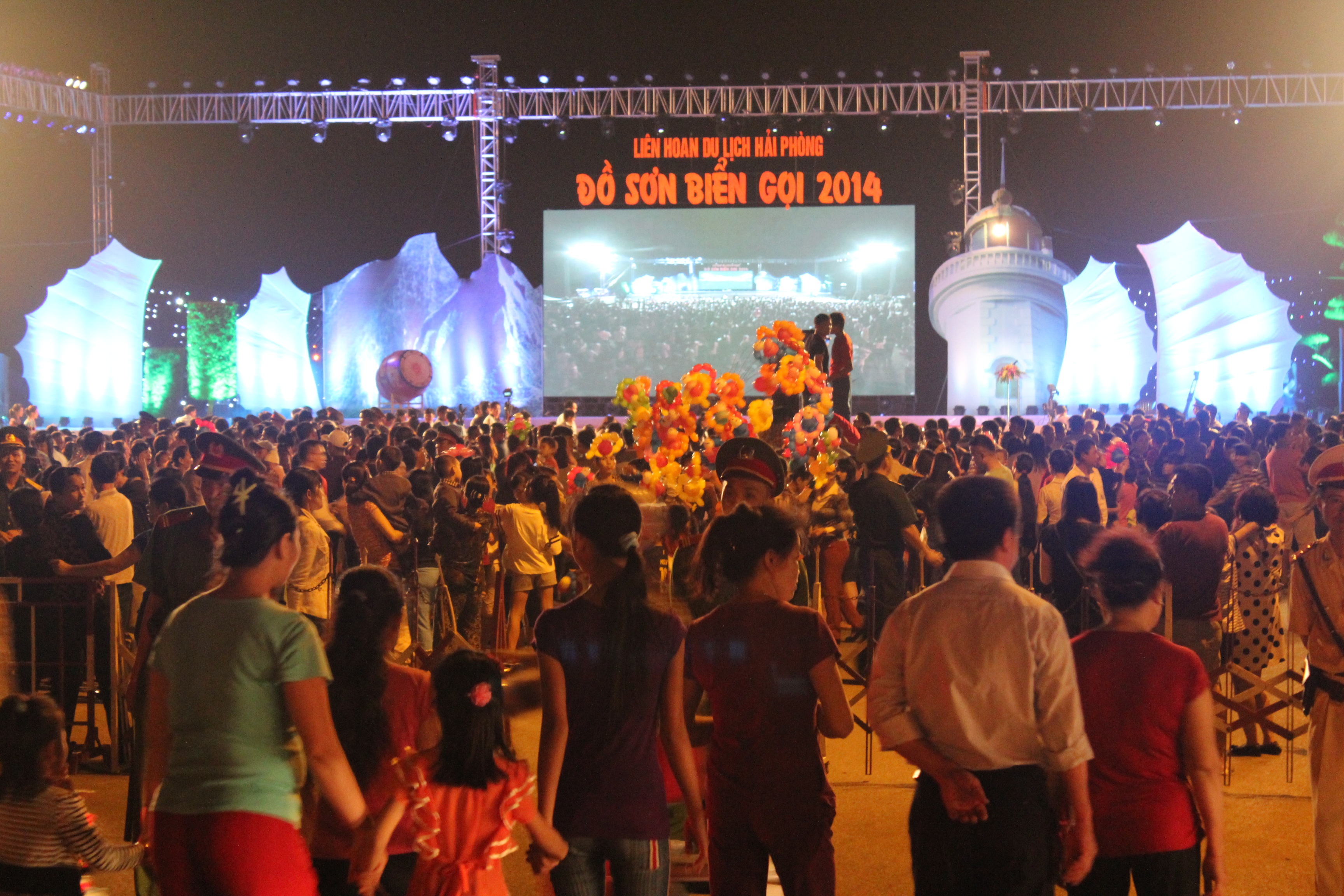 LH du lịch &ldquo;Đồ Sơn Biển gọi&rdquo; thu h&uacute;t h&agrave;ng ngh&igrave;n du kh&aacute;ch 1