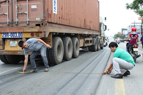 Hải Ph&ograve;ng: Quốc lộ 5 vừa l&agrave;m xong đ&atilde; hỏng 8