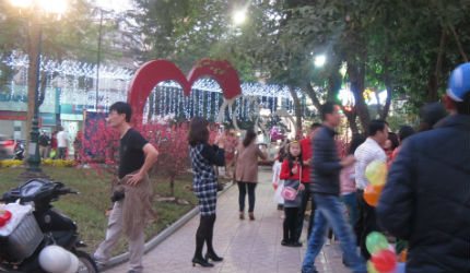 H&agrave; Nội: Người người rạng rỡ du xu&acirc;n trước thềm năm mới Gi&aacute;p Ngọ 4