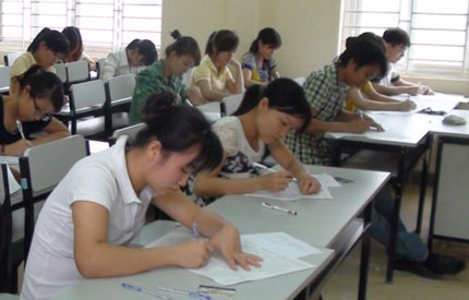 Bỏ thi ngoại ngữ l&agrave; &ldquo;cải l&ugrave;i&rdquo; 1