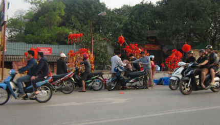 H&agrave; Nội: Người người rạng rỡ du xu&acirc;n trước thềm năm mới Gi&aacute;p Ngọ 2
