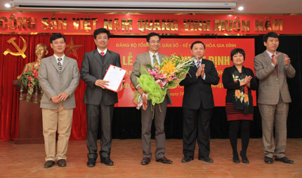 Lễ c&ocirc;ng bố quyết định th&agrave;nh lập Đảng bộ Bộ phận B&aacute;o GĐ&XH 1