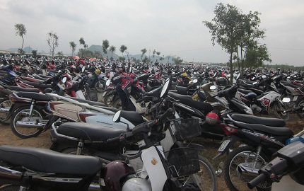 Chen ch&uacute;c nhau đến B&aacute;i Đ&iacute;nh, Tr&agrave;ng An những ng&agrave;y đầu năm mới 2