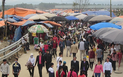 Chen ch&uacute;c nhau đến B&aacute;i Đ&iacute;nh, Tr&agrave;ng An những ng&agrave;y đầu năm mới 5