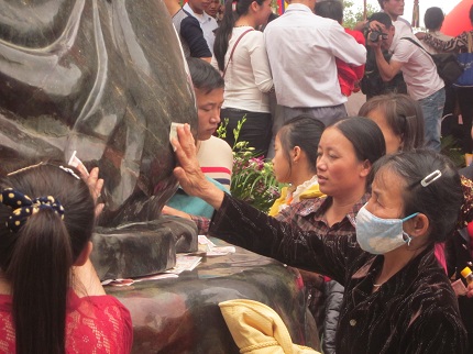 Chen ch&uacute;c nhau đến B&aacute;i Đ&iacute;nh, Tr&agrave;ng An những ng&agrave;y đầu năm mới 7