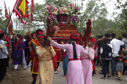 9X rộn r&atilde; tham gia lễ hội truyền thống l&agrave;ng qu&ecirc; 5