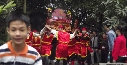 9X rộn r&atilde; tham gia lễ hội truyền thống l&agrave;ng qu&ecirc; 4