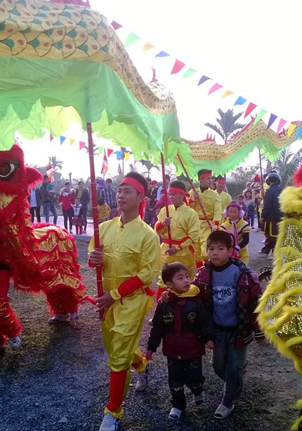 9X rộn r&atilde; tham gia lễ hội truyền thống l&agrave;ng qu&ecirc; 8