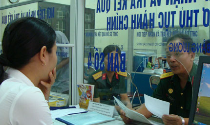 Tiếp b&agrave;i "Đi&ecirc;n đầu với chứng minh thư mới": Thất hứa v&agrave; &ldquo;cải l&ugrave;i&rdquo;? 1