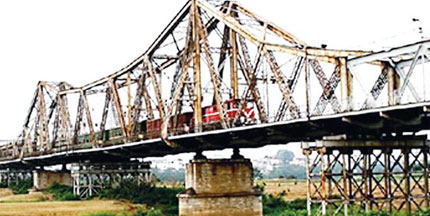 Long đong số phận cầu Long Bi&ecirc;n 1